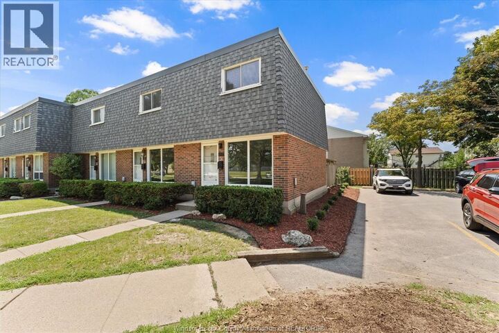 Property Photo:  272 Victoria Street 40  ON N9V 2K5 