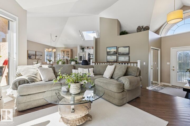 Property Photo:  #8 11809 9B Av NW  AB T6J 7B6 