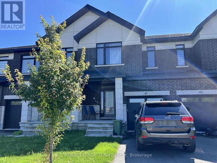 Property Photo:  41 Moosonee Crescent  ON K4M 0M1 