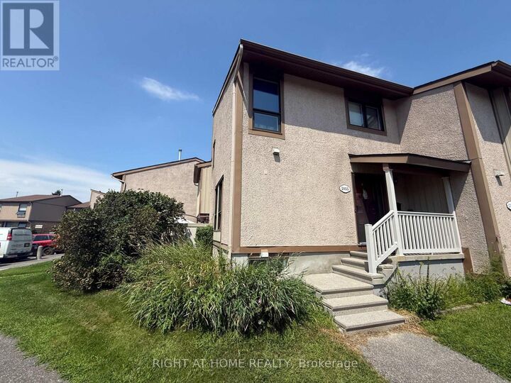 Property Photo: 2055 Stonehenge Crescent ON K1B 4N7