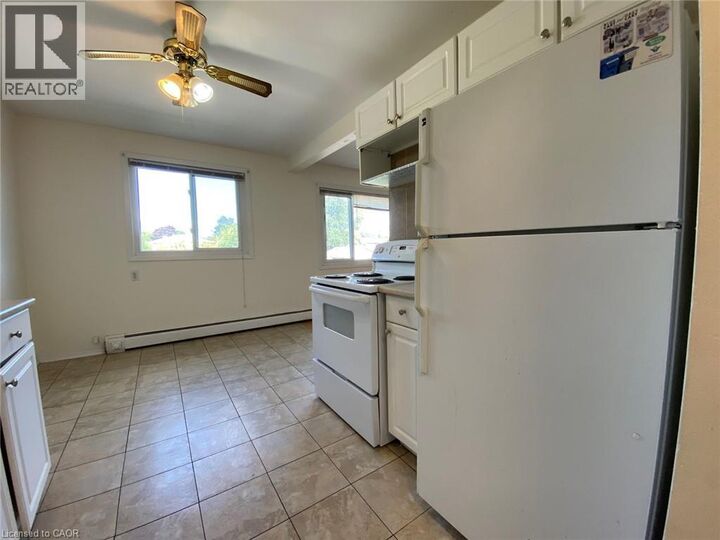 Property Photo:  75 Harold Avenue 4  ON N2A 2H9 