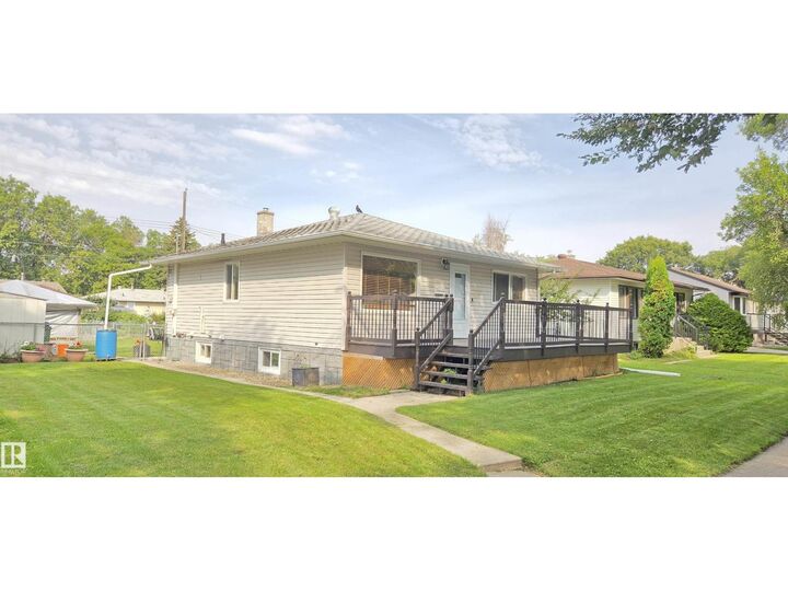 Property Photo:  11922 46 St NW  AB T5W 2V9 