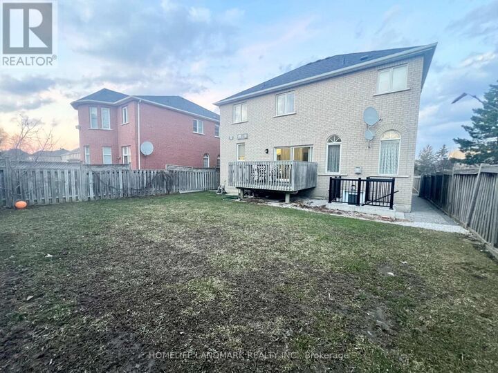 Property Photo: 18 Fountain Court ON L4S 2K4