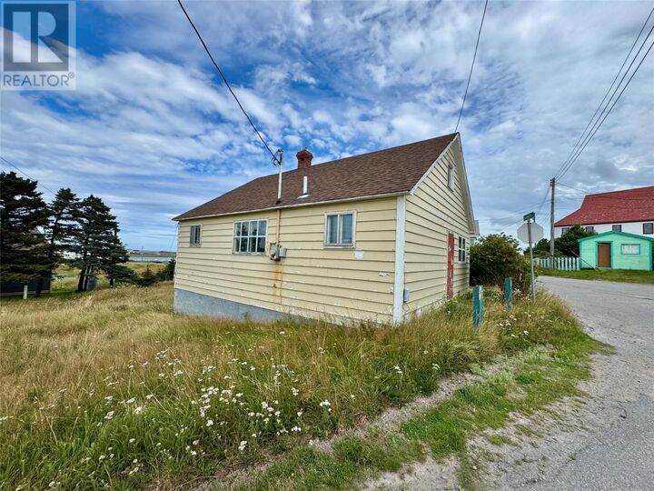 Property Photo:  20 Sweetlands Hill  NL A0C 1B0 