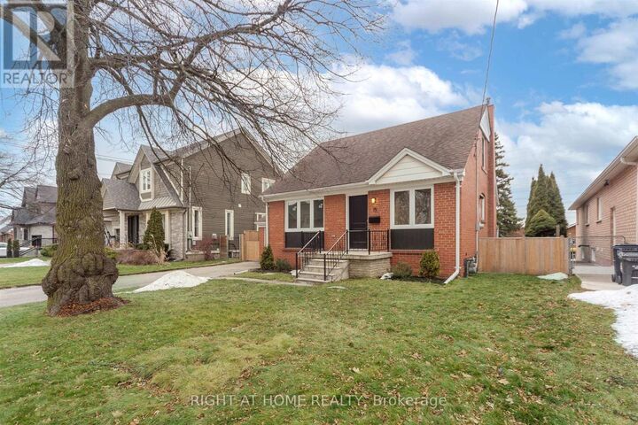 Property Photo: 15 Elford Boulevard ON M8Z 2L3