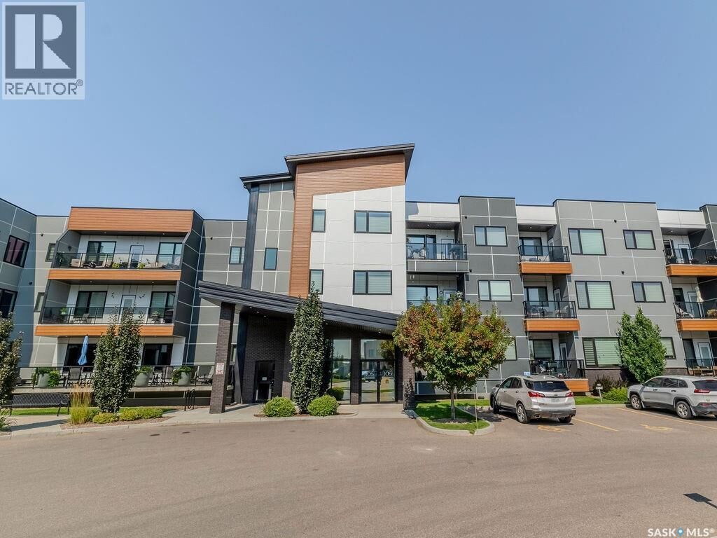 Property Photo:  313 105 Willis Crescent  SK S7T 0Z3 