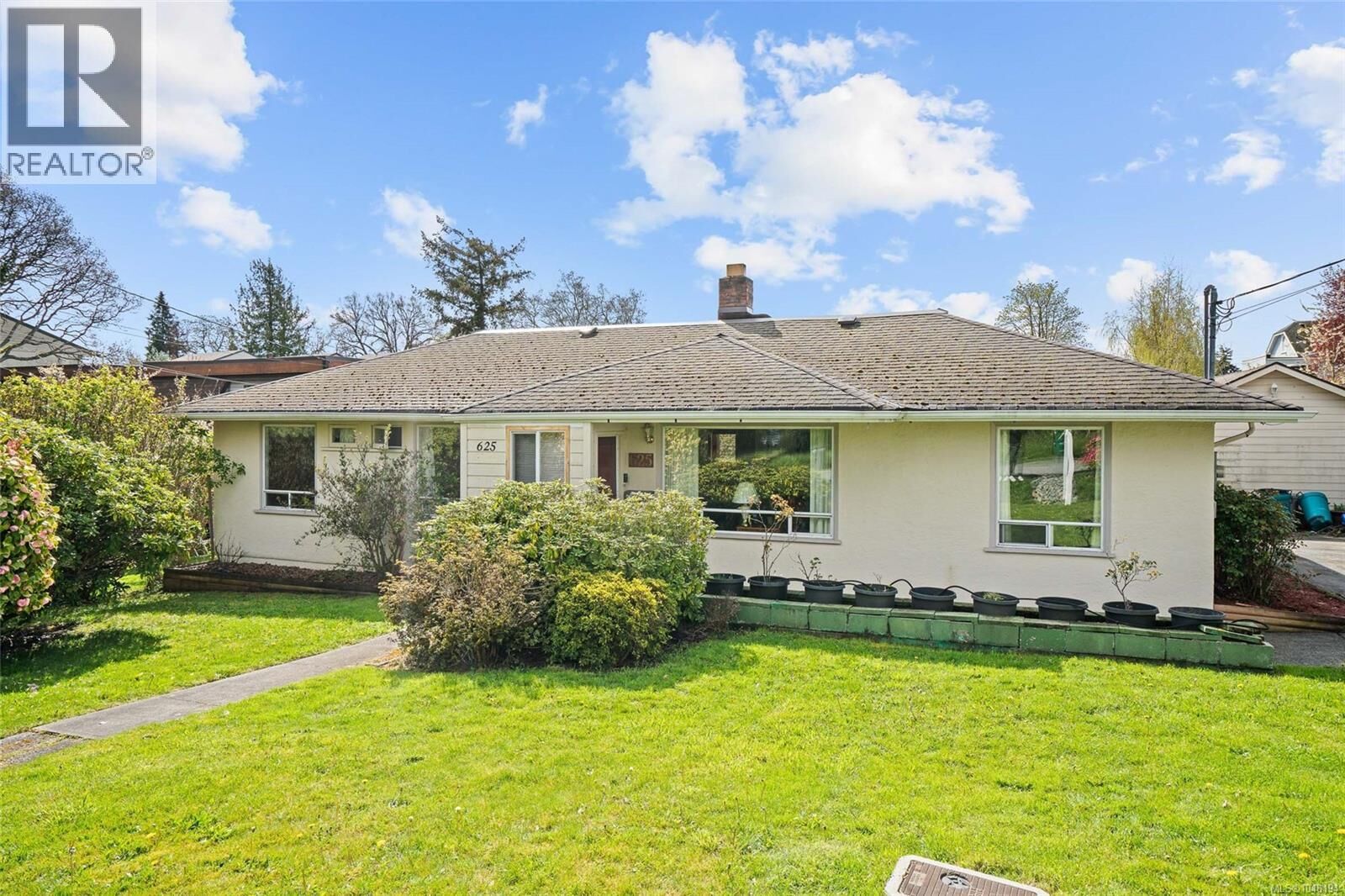 Property Photo: 625 Broadway Street BC V8Z 2G5