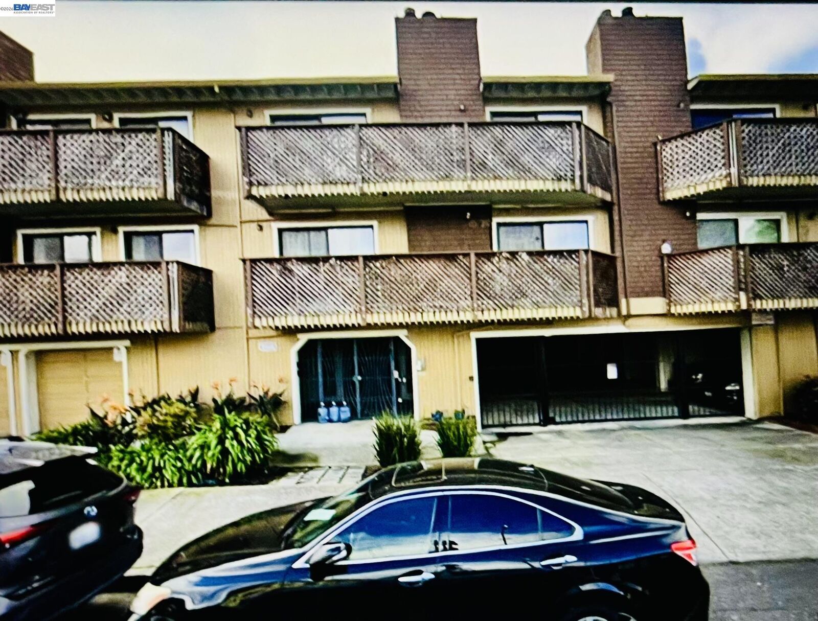 Property Photo: 2868 38 CA 94619