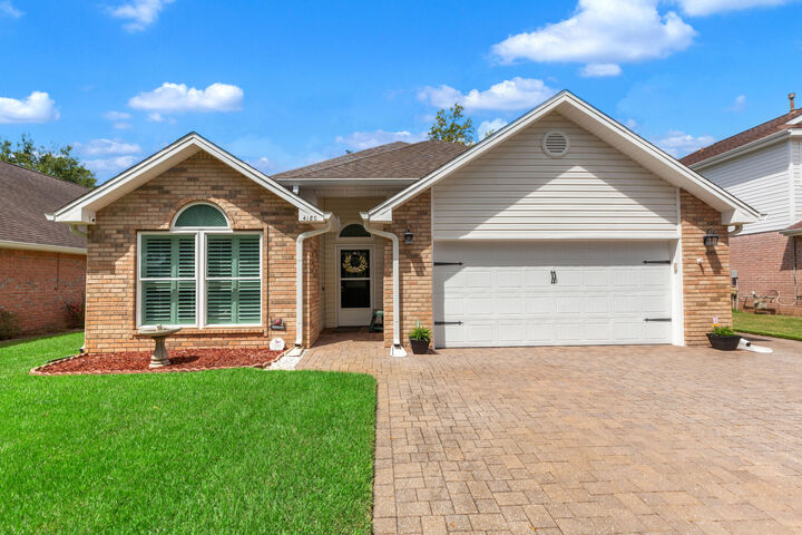 Property Photo:  4180 White Tail Circle  FL 32578 