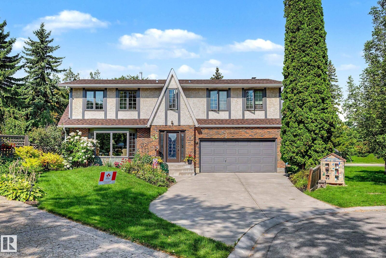 Property Photo:  36 Lodgepole Crescent  AB T8N 2R7 
