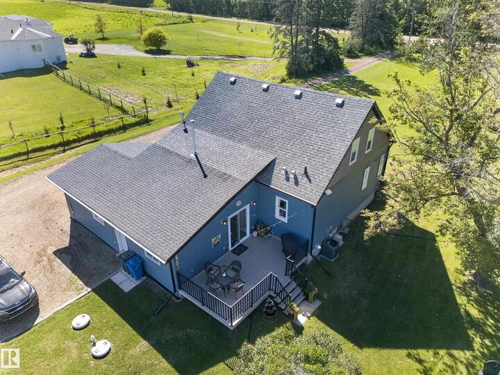 Property Photo:  54109A Range Road 34  AB T0E 0A1 