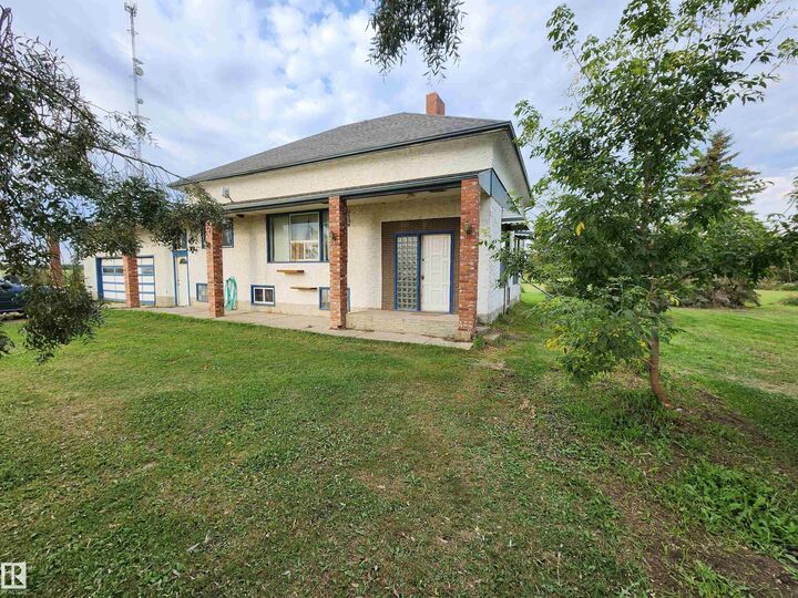Property Photo:  461080 Rge Road 250  AB T9A 1W8 