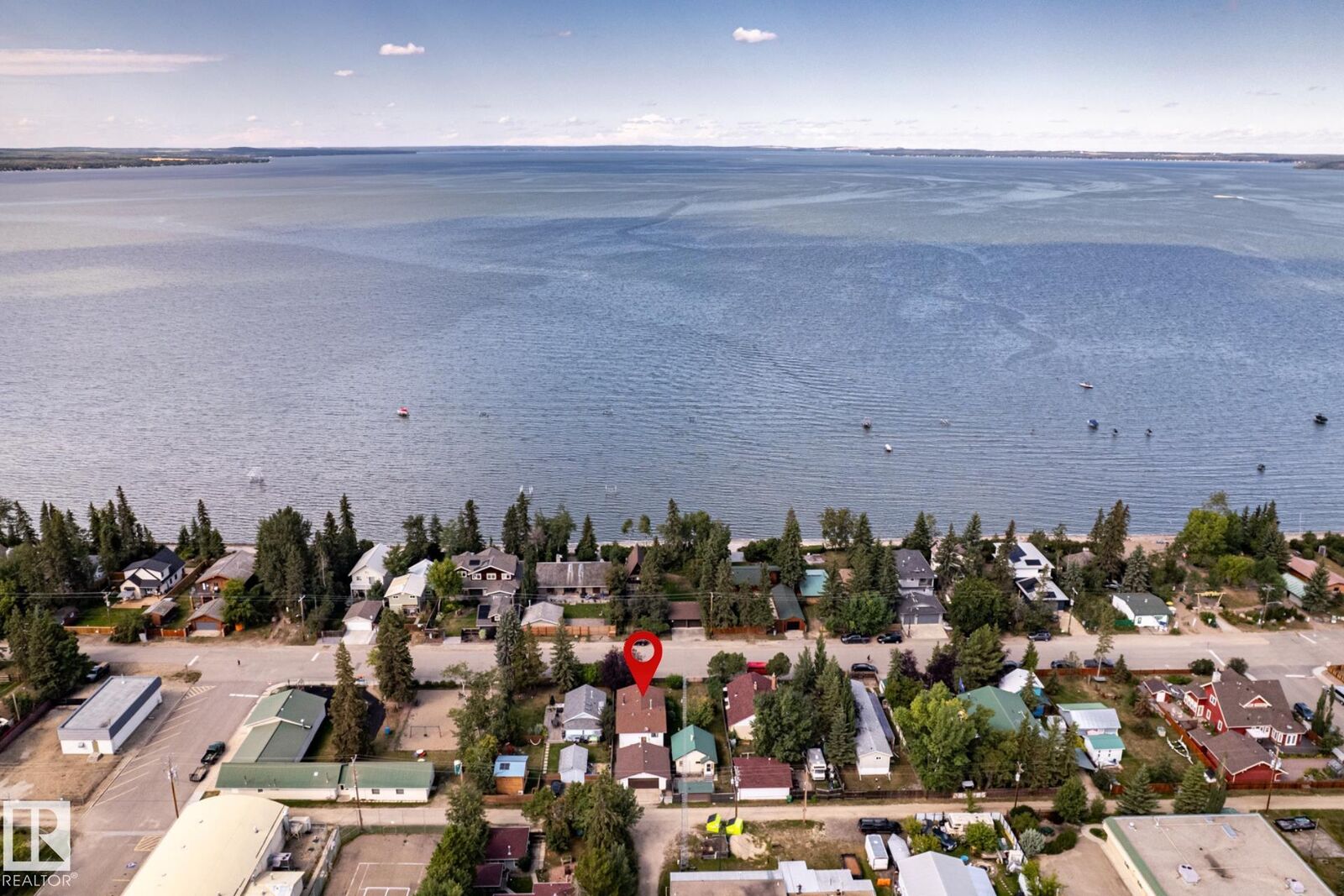 Property Photo:  614 1 Avenue  AB T0C 1X0 