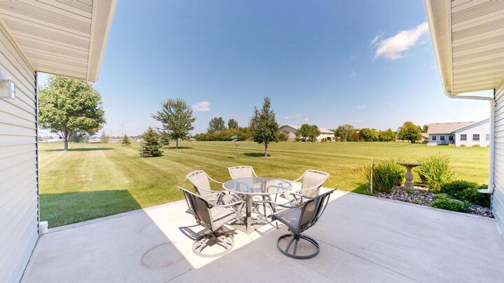 Property Photo:  2858 9th Avenue SE  MN 56201 