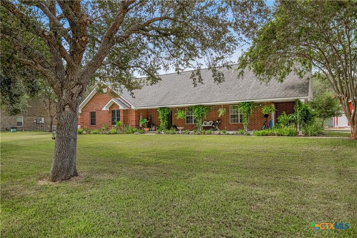 Property Photo: 126 Lakeview Drive TX 77905