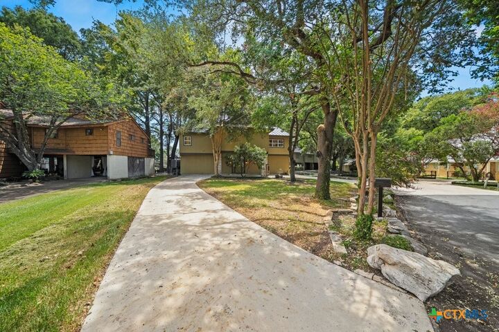 Property Photo:  107 Palmkey Street  TX 78123 