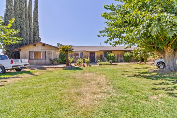 Property Photo: 7157 S Cherry Avenue CA 93725