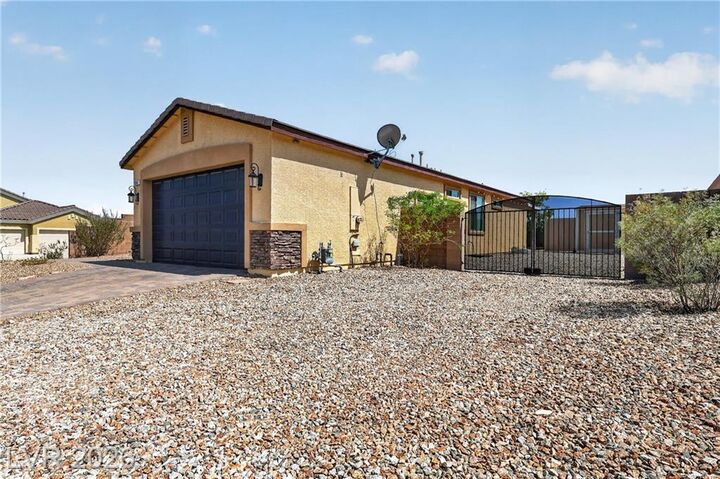 Property Photo: 2307 Brookfield Bay Avenue NV 89029