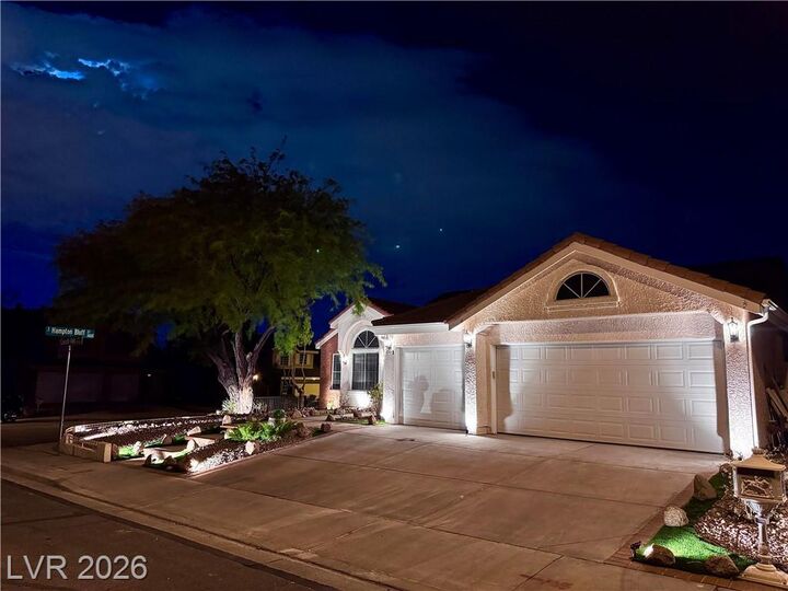 Property Photo: 9713 Cascade Falls Avenue NV 89117