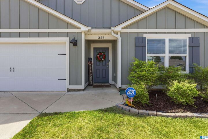 Property Photo: 225 Koslin Loop AL 35040