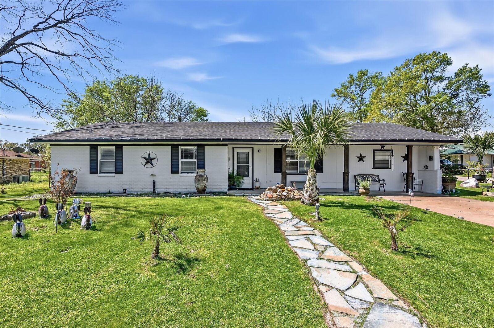 Property Photo: 411 N Commerce Street TX 77864