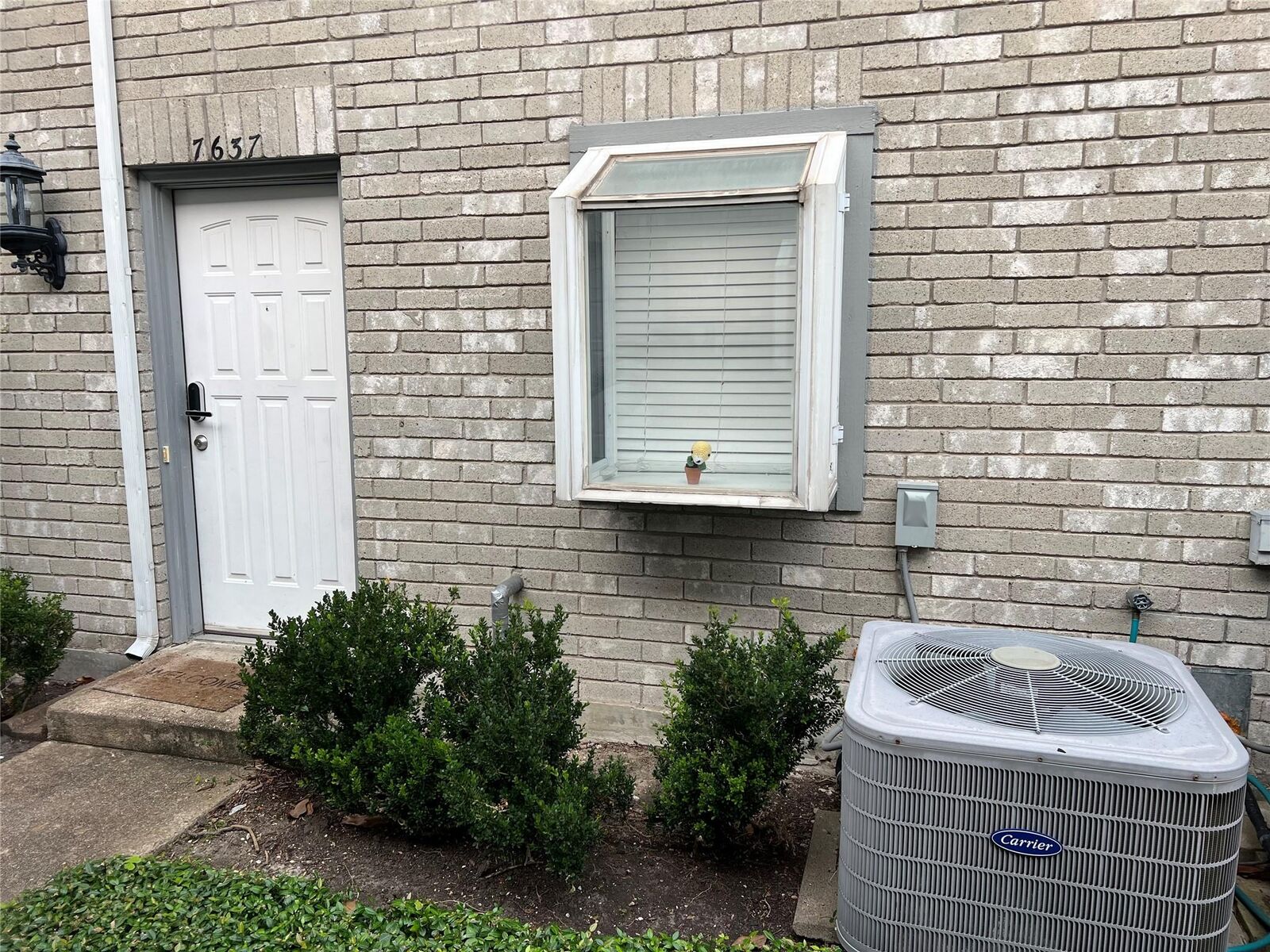 Property Photo: 7637 Cambridge Street 7637 TX 77054