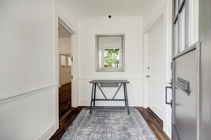 Property Photo:  303 W Clay 1  TX 77019 