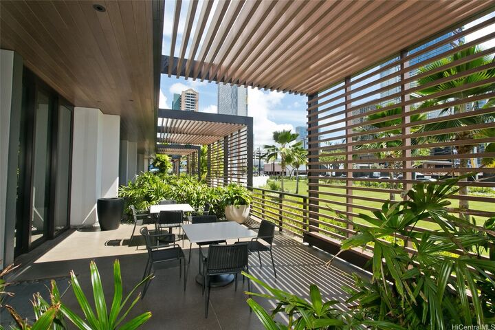 Property Photo:  828 Auahi Street 409  HI 96813 