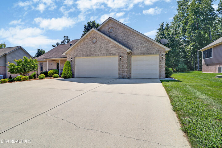 Property Photo: 207 Forest Hill Drive TN 38558
