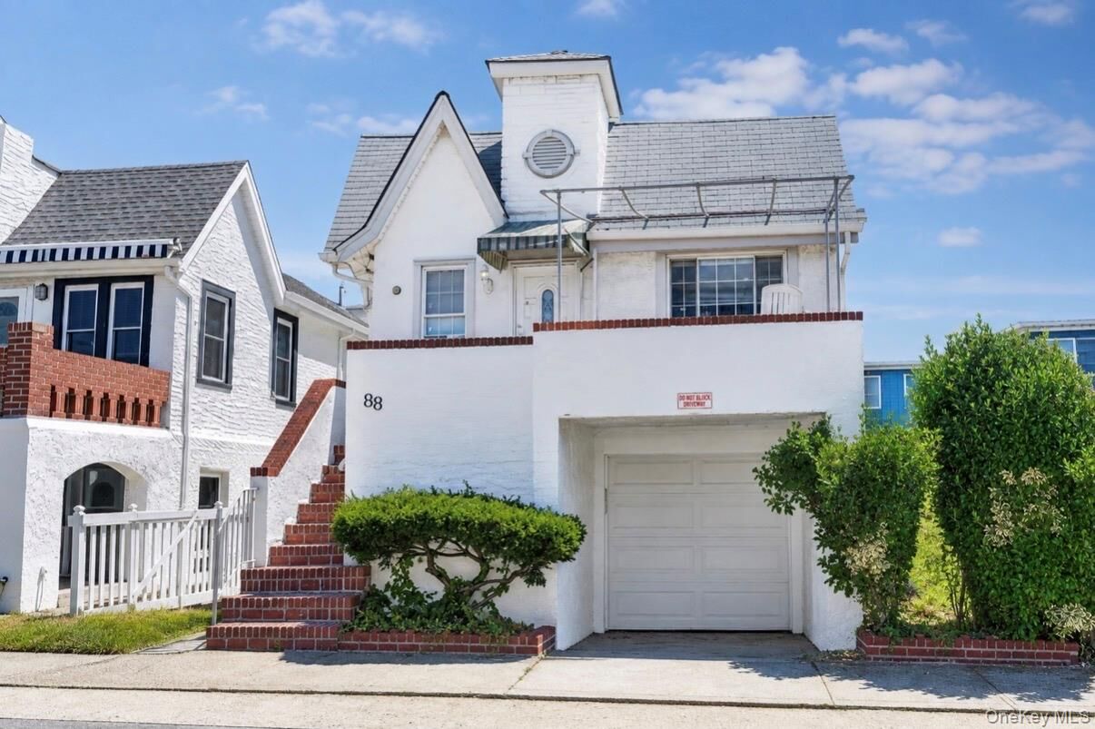 Property Photo:  88 Buffalo Avenue  NY 11561 