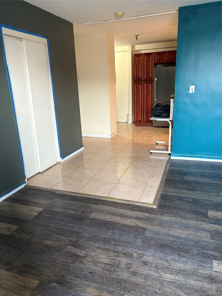 Property Photo:  8900 170th Street 7C  NY 11432 