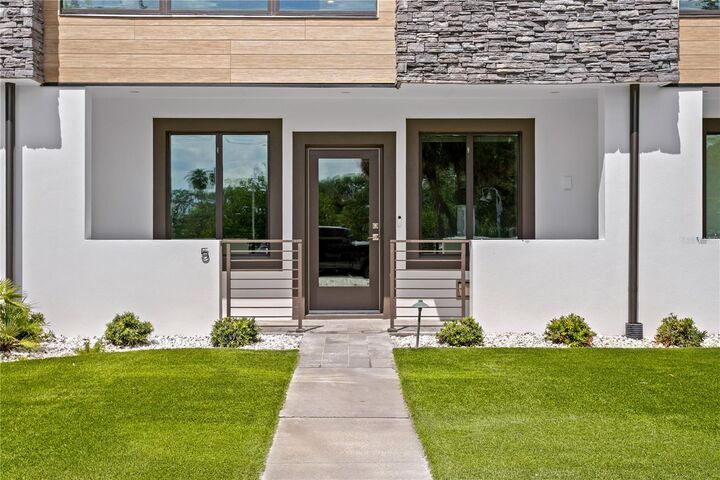 Property Photo: 90 Columbia Drive 5 FL 33606