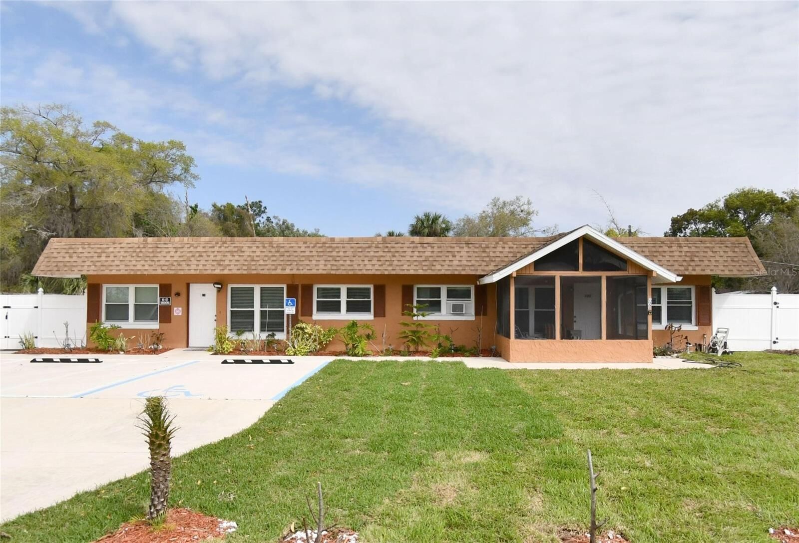 Property Photo: