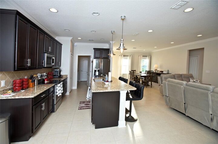 Property Photo:  8117 Tecumseh Circle  FL 33981 