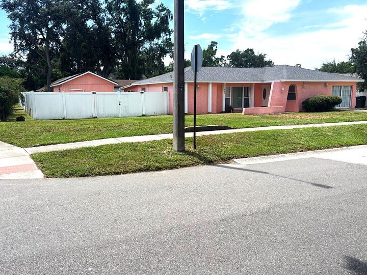 Property Photo:  902 Samy Drive  FL 33613 