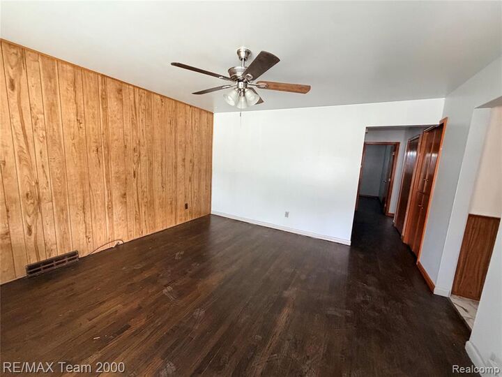 Property Photo:  5953 Beech Daly Road  MI 48180 1179 