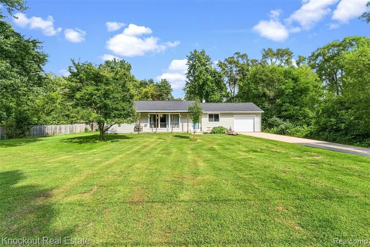 Property Photo:  1920 E Chippewa River Road  MI 48640 8207 