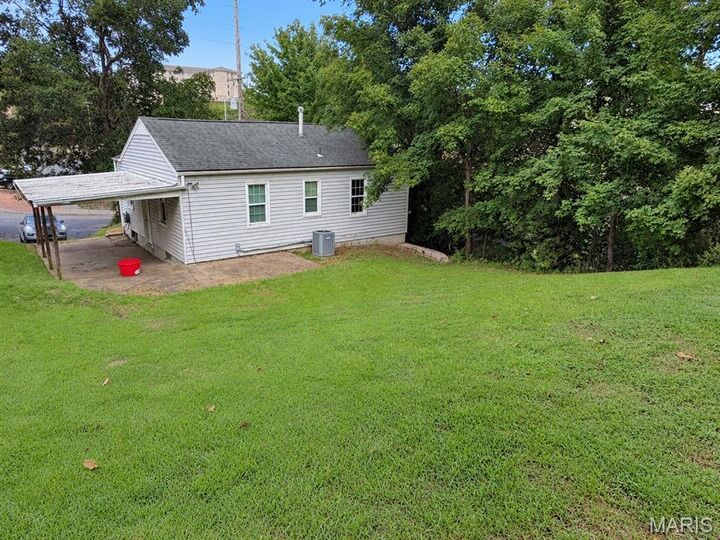 Property Photo:  910 N Sprigg Street  MO 63701 