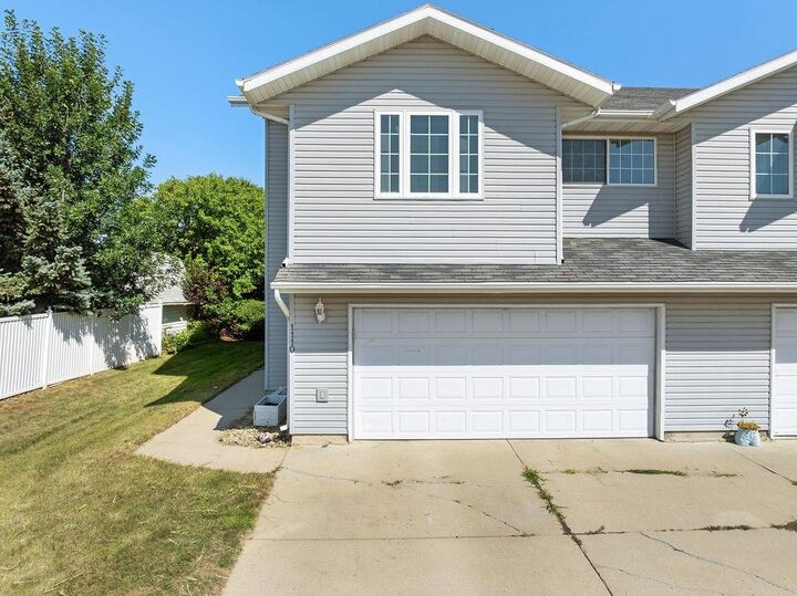 Property Photo: 1110 SW 34th Ave SW ND 58701