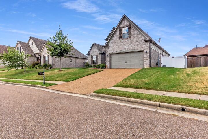 Property Photo:  2183 Coleridge Dr  TN 38016 