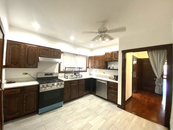 Property Photo: 5434 N Spaulding Avenue 2nd IL 60625