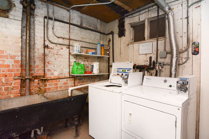 Property Photo:  1009 N Sacramento Avenue 1R  IL 60622 