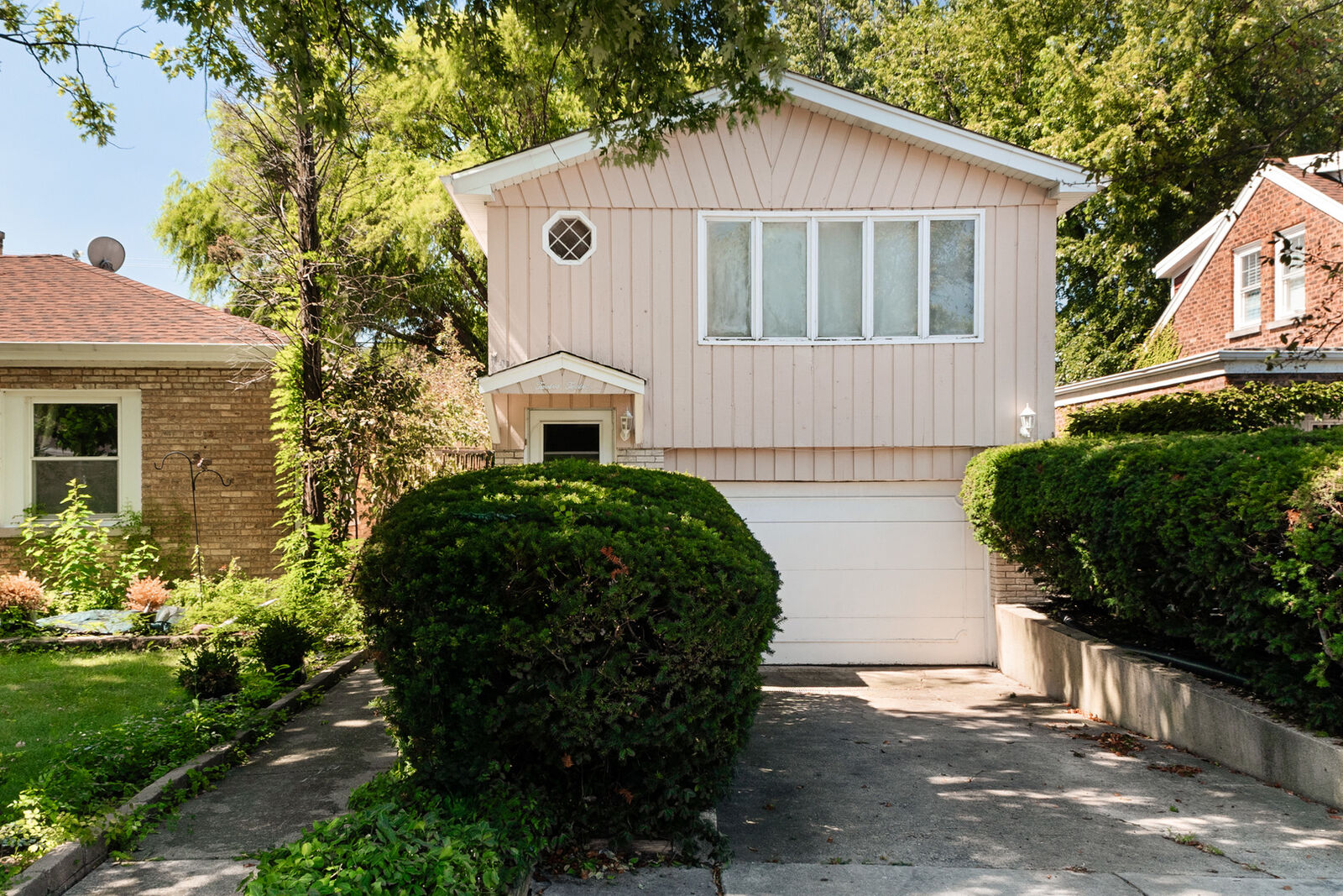 Property Photo:  1212 N Maple Avenue  IL 60526 