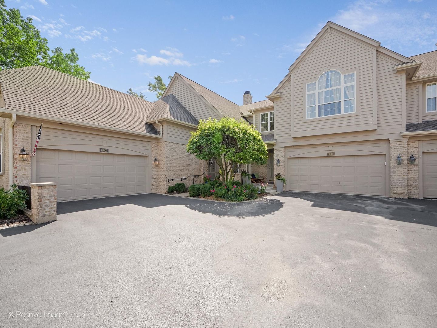 Property Photo:  11005 Edgebrook Lane  IL 60525 