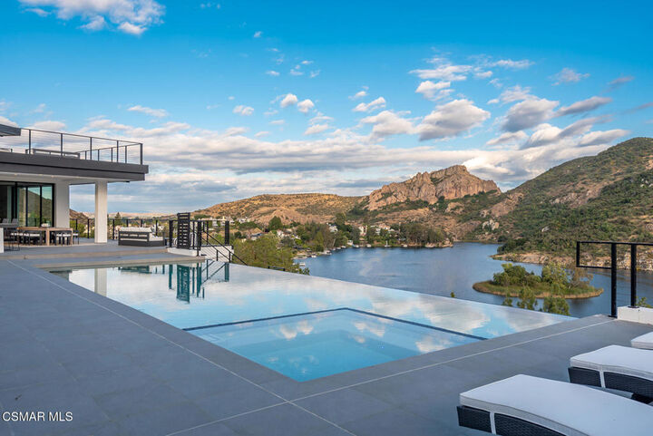 Property Photo:  461 Lake Sherwood Drive  CA 91361 