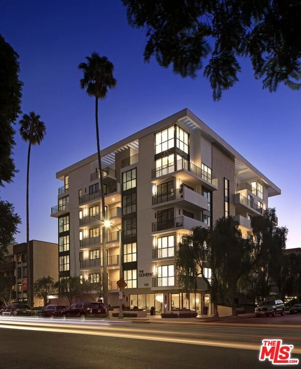 Property Photo:  105 S Doheny Drive Ph2  CA 90048 