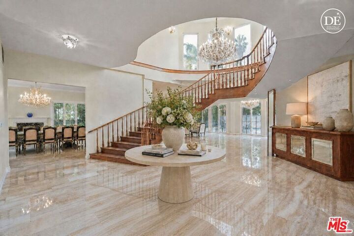 Property Photo:  5545 Aura Avenue  CA 91356 