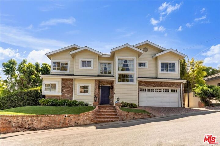 Property Photo:  3836 Glenridge Drive  CA 91423 