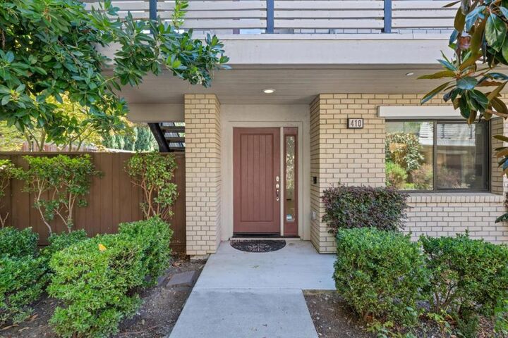 Property Photo:  410 Gene Court  CA 94306 
