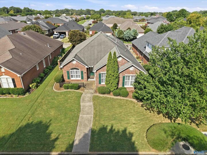 Property Photo:  1003 Danbury Lane  AL 35601 